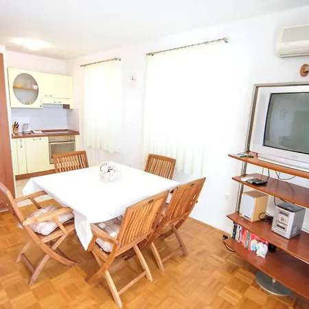Apartment Apartman Ljiljana *