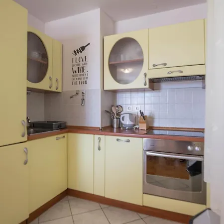 Apartament Ljiljana *