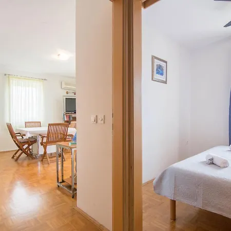 Apartament Ljiljana *
